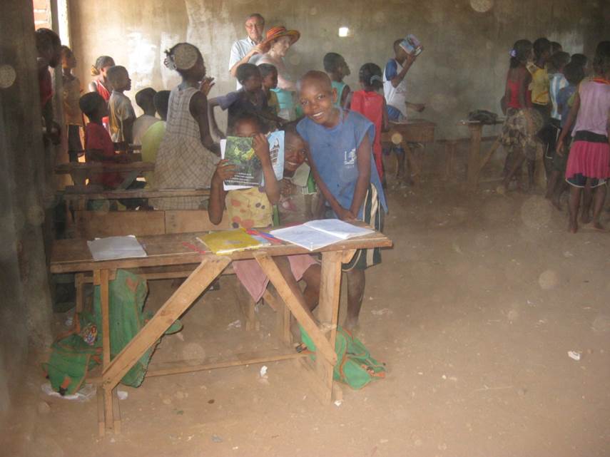 2013 Classe école publique dans un village de brousse